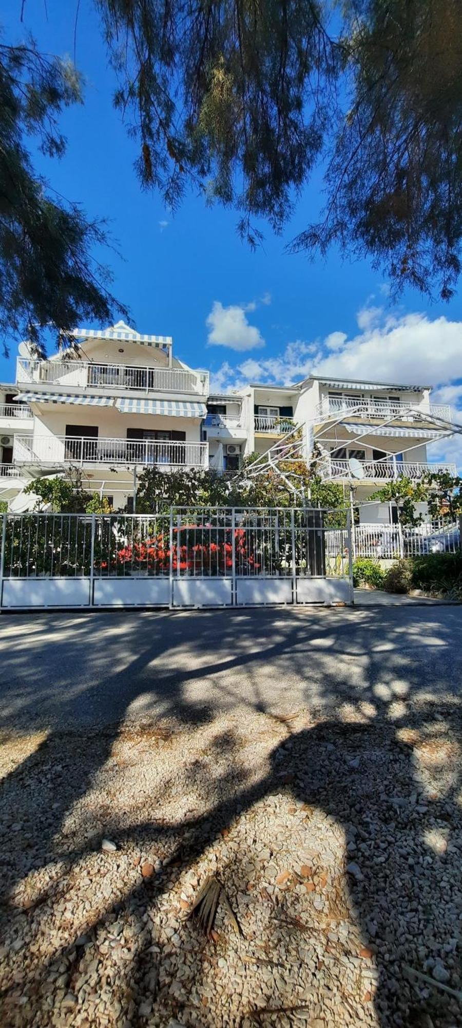 Apartments Ana Bilota Seget Vranjica Exterior foto